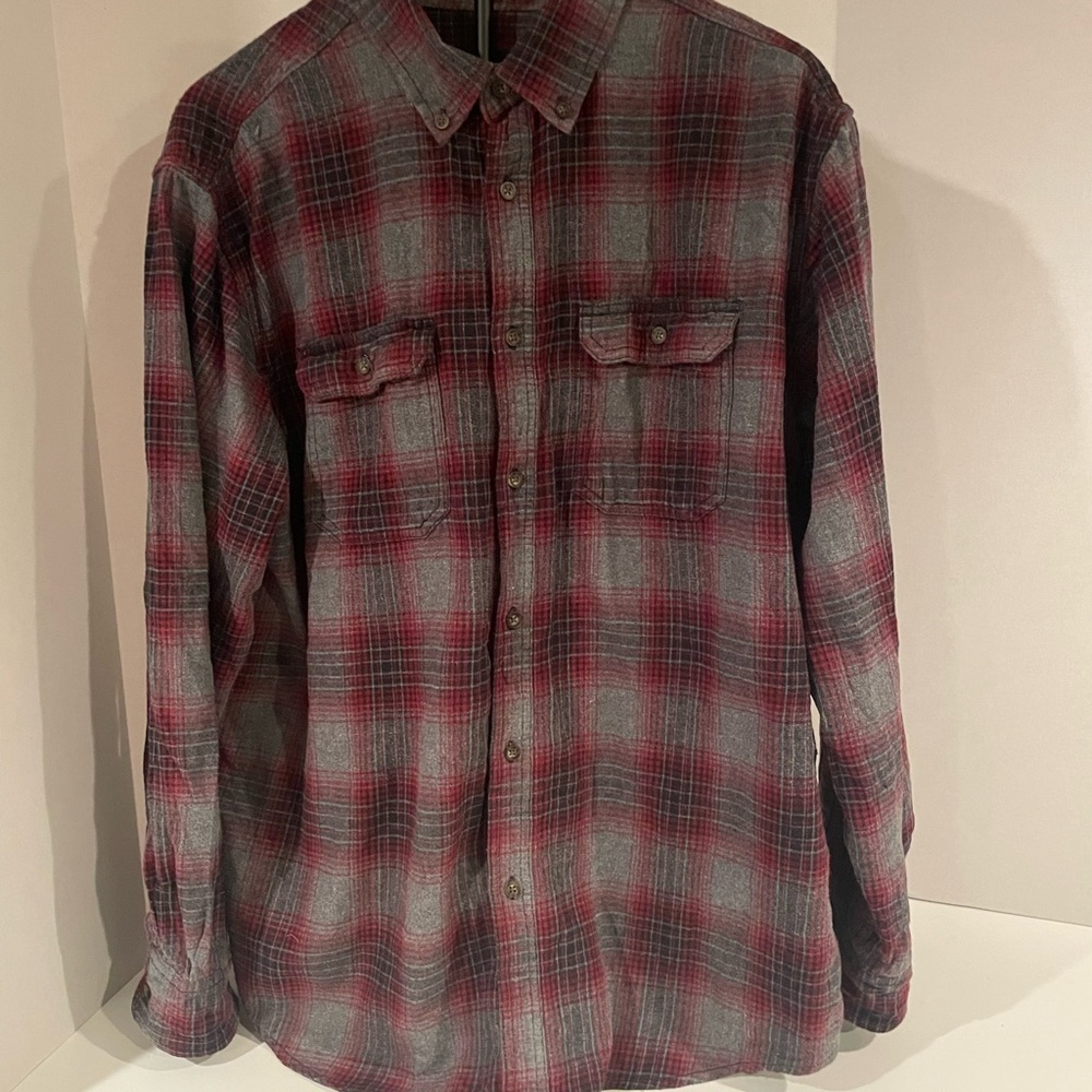 Men’s Flannel Shirt Red Gray Plaid Button Down Size XL Casual Fall Winter